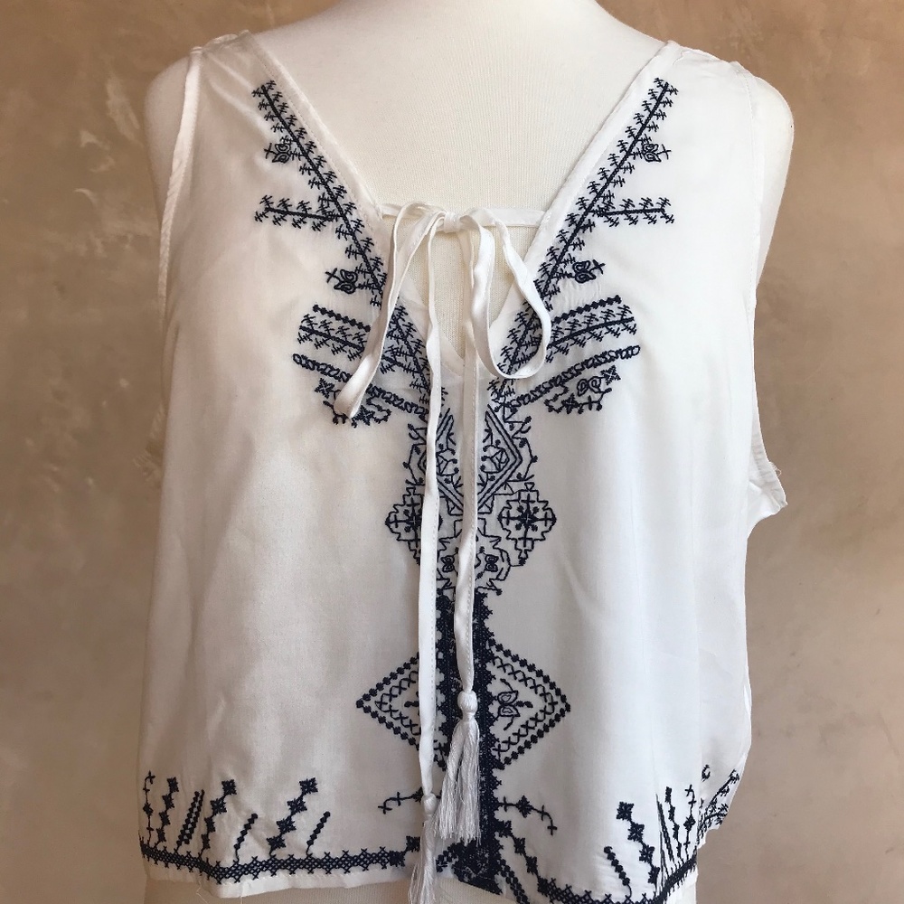 Urban Outfitters boho crop blouse NWT/ S - Picture 3 of 8